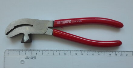 Napínací kleště na kůži