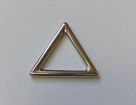Trojúhelník litý plochý drát 3,5x25mm ponikl