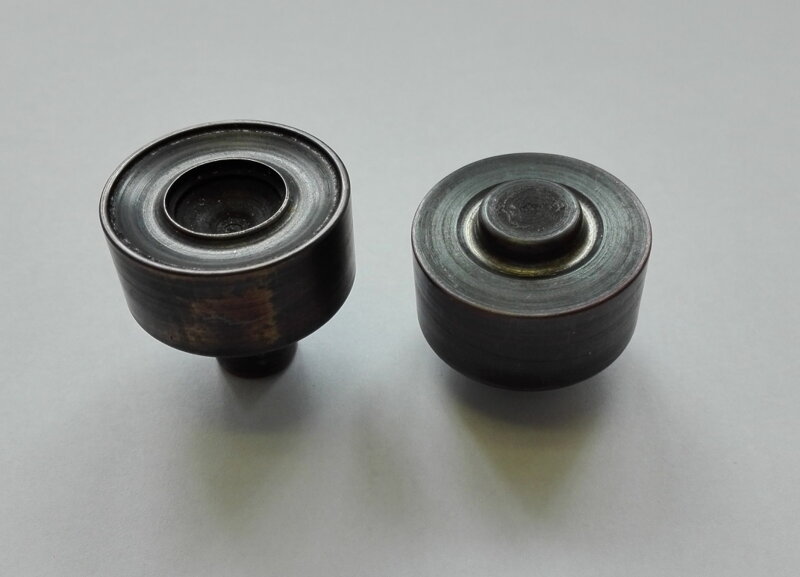 Strojní rozražeč plachtových kroužků d17 D35 H8