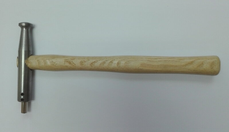 Magnetické kladívko