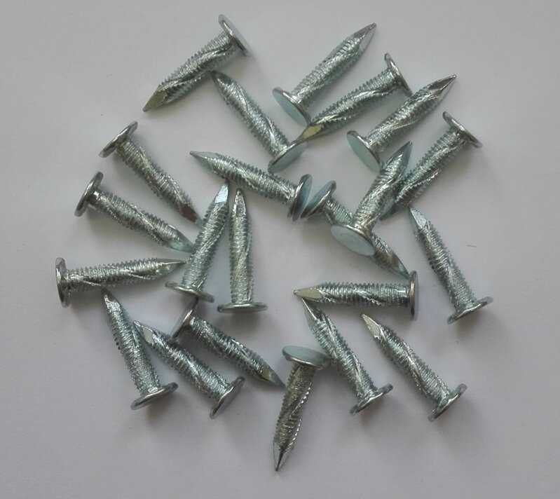 Hřebík středový 8,2 x 20