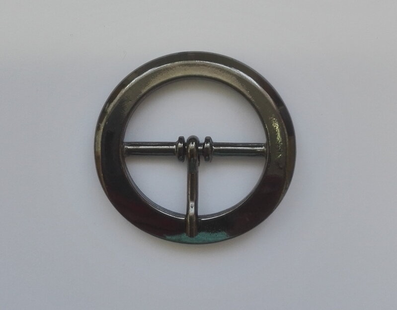 Litá přezka 31525/30 kruh černý nikl