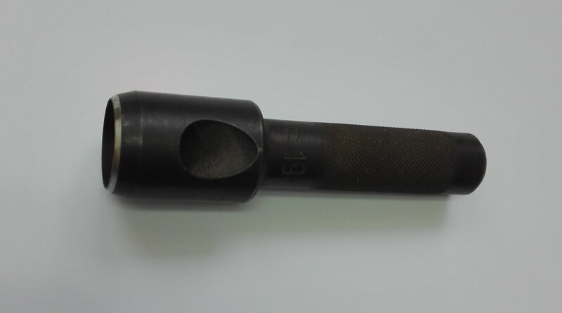 Ruční dírkovač kulatý 19mm