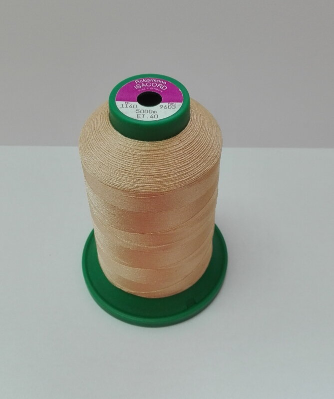 Vyšívací nitě ISACORD béžová