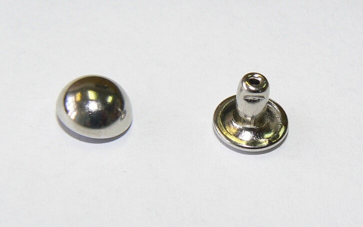 Ozdobná pecka na nýt 0111